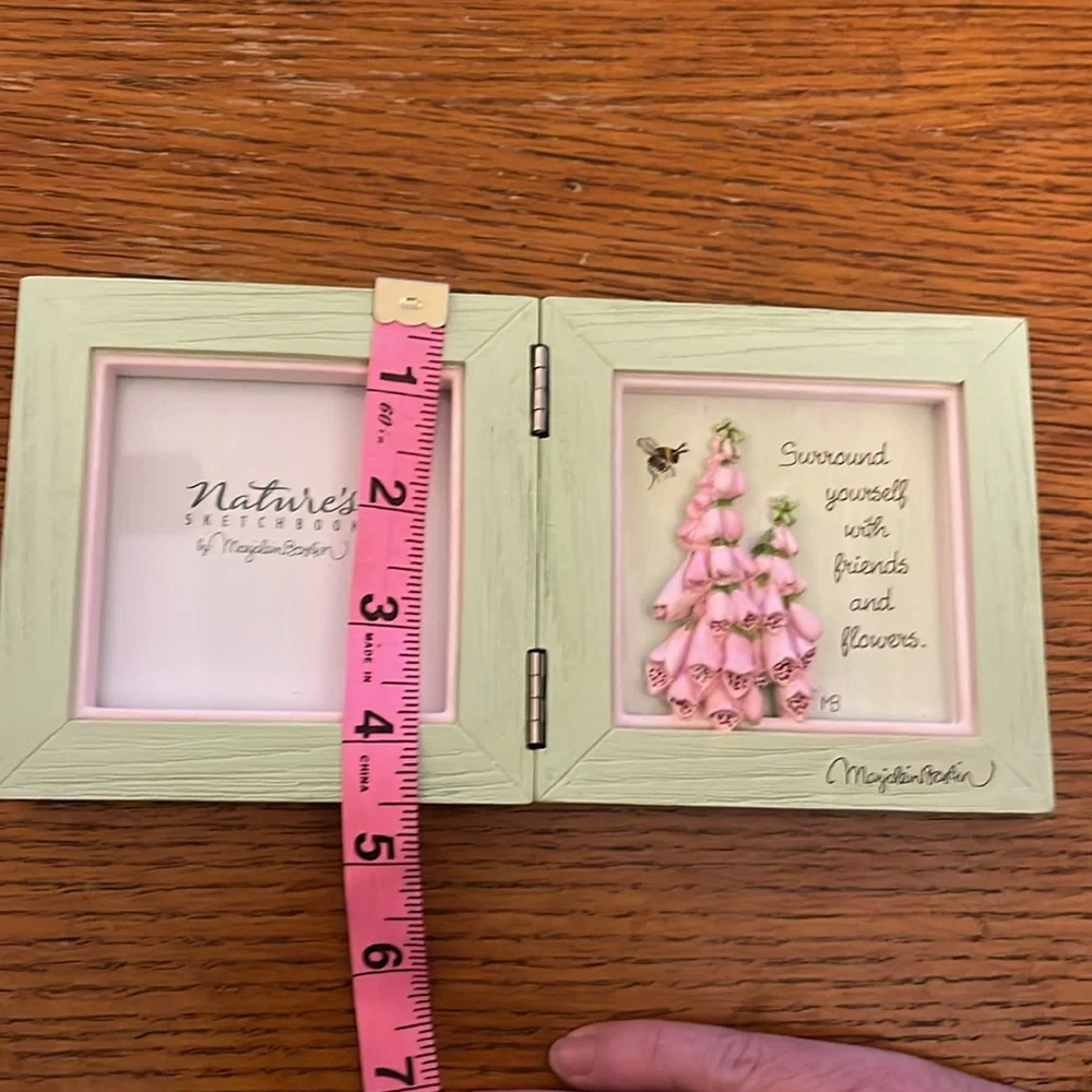 Wooden Friends Frame 🌺